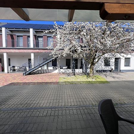 Apartamento Sulyom Panzió Tiszafüred Exterior foto