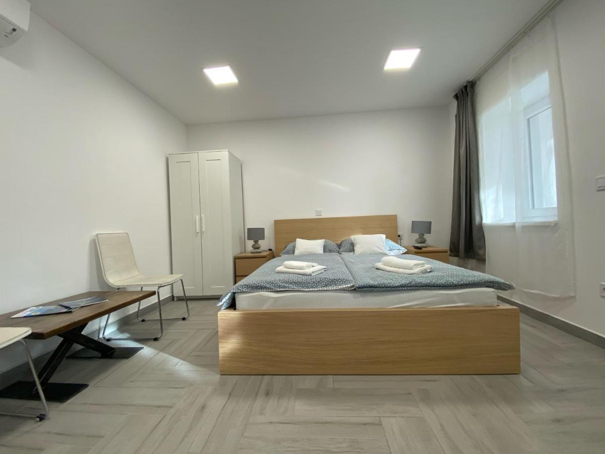 Apartamento Sulyom Panzió Tiszafüred Exterior foto