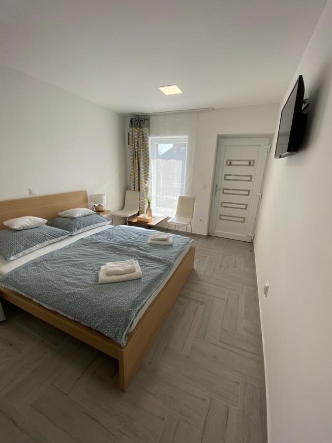 Apartamento Sulyom Panzió Tiszafüred Exterior foto