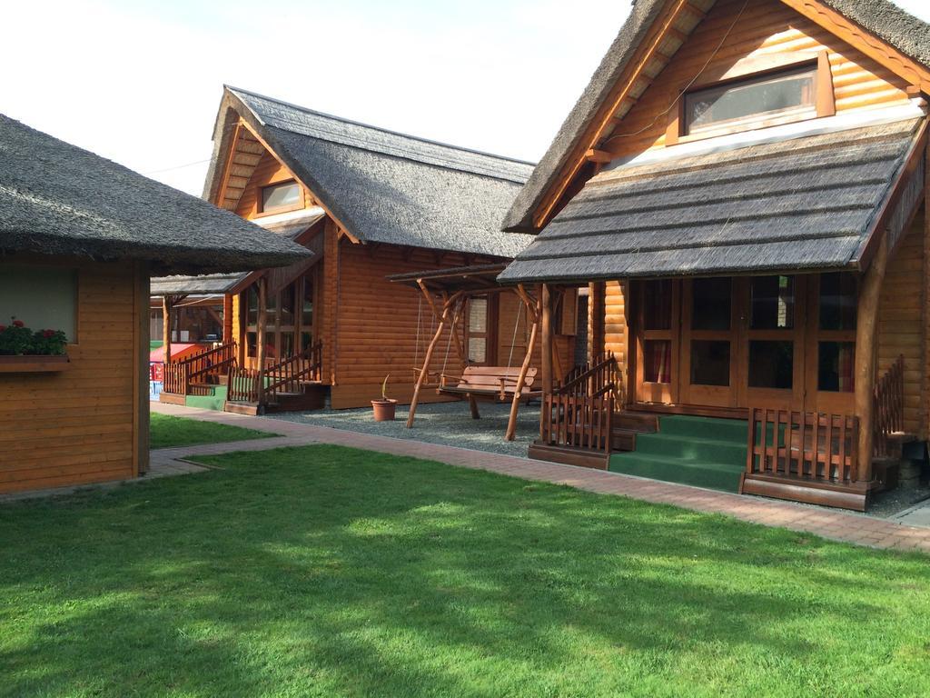 Apartamento Sulyom Panzió Tiszafüred Exterior foto